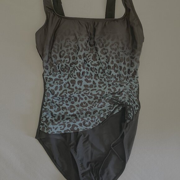 Eomenie. 1-piece swimsuit. Tummy Control. Ruched. Leopard/Blue Gradient. S - Picture 12 of 12